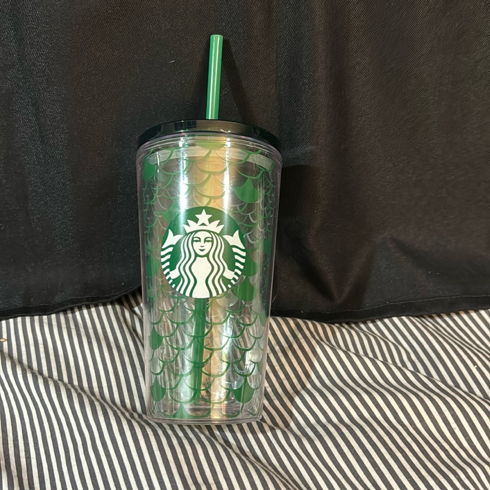 New 16oz Starbucks green scale tumbler